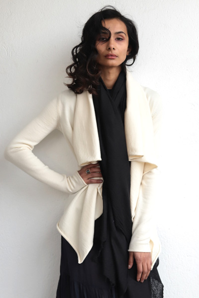 Barbara Pizik present Lars Andersson - Fall 2021 Collection Lars Andersson white sweater