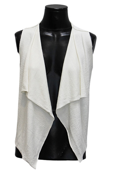 barbara pizik spring 2022 picture of white vest