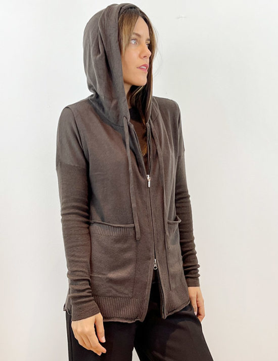 Thea by Barbara Pizik - Fall/Winter 2022 Thea by Barbara Pizik - Fall/Winter 2022